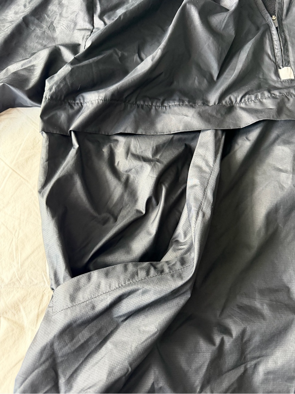 Amazon Essentials Black Hooded Windbreaker Anorak - Picture 3 of 5